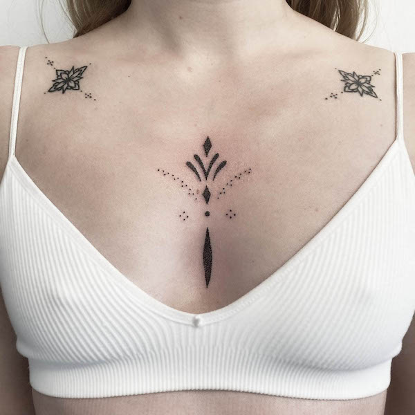 Simple ornaments on the chest by @jadejay.ink