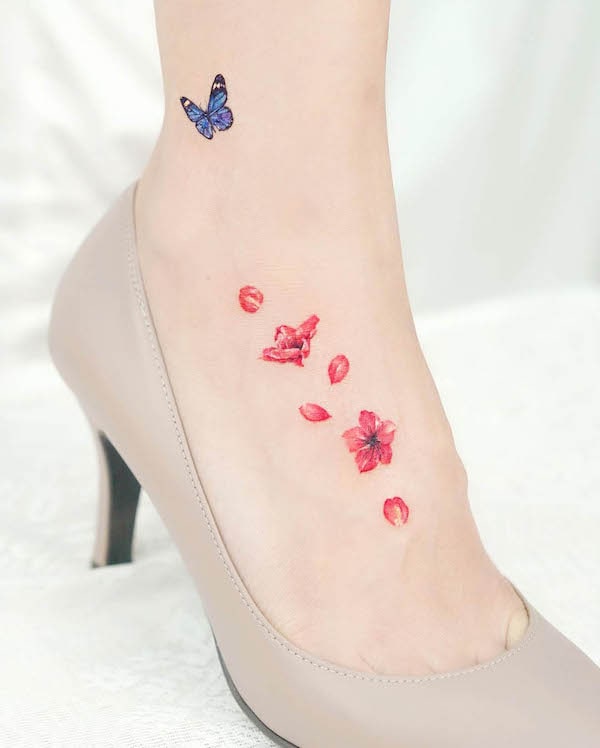 70 Gorgeous Foot Tattoos For Women