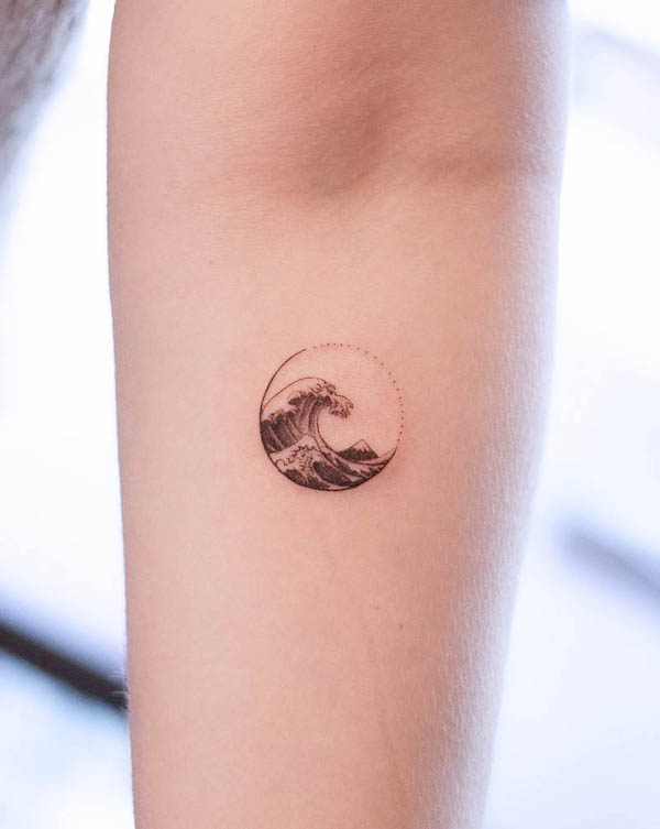 26 Super Simple Wave Tattoo Designs  TattooBlend