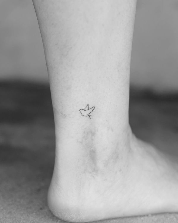 Tiny single-line bird tattoo by @thewiildgypsy