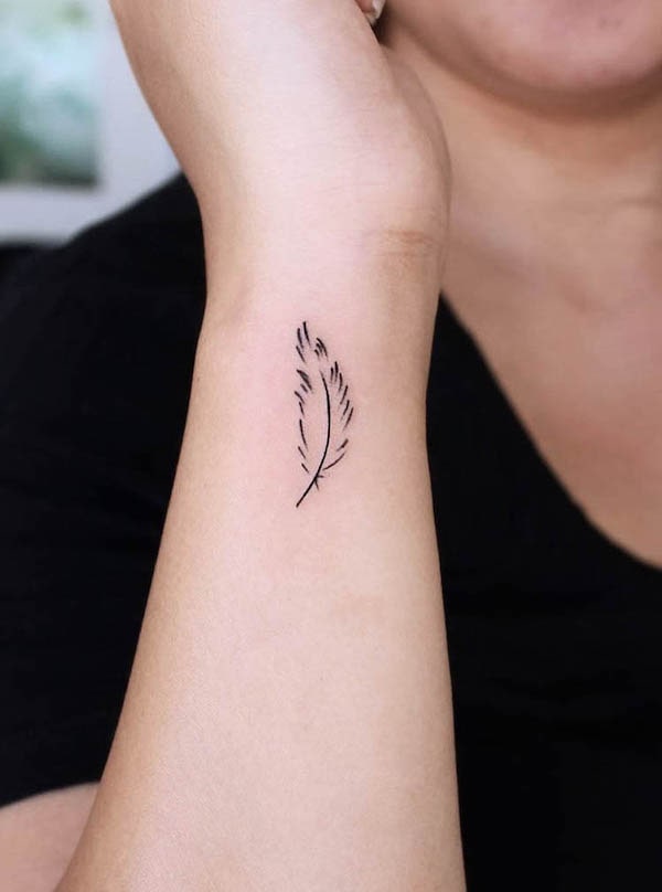 52 Beautiful Feather Tattoos with Meaning - Our Mindful Life