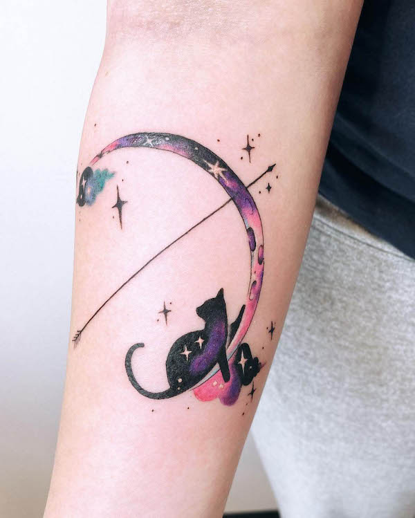 Cat arrow lunar tattoo by @ohhemilygee