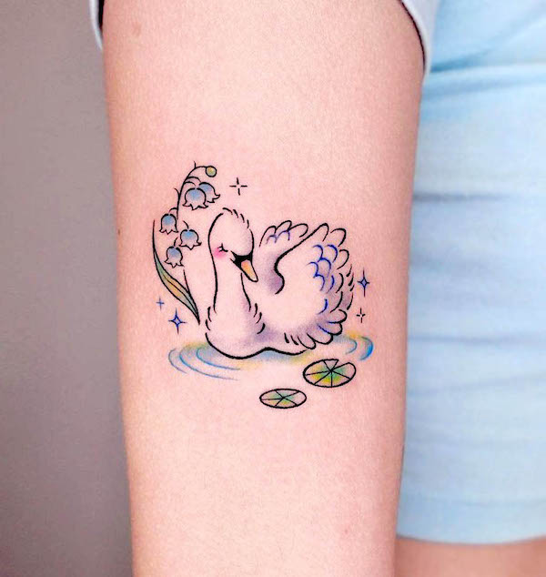 Cute swan tattoo by @qiqi_tattoo