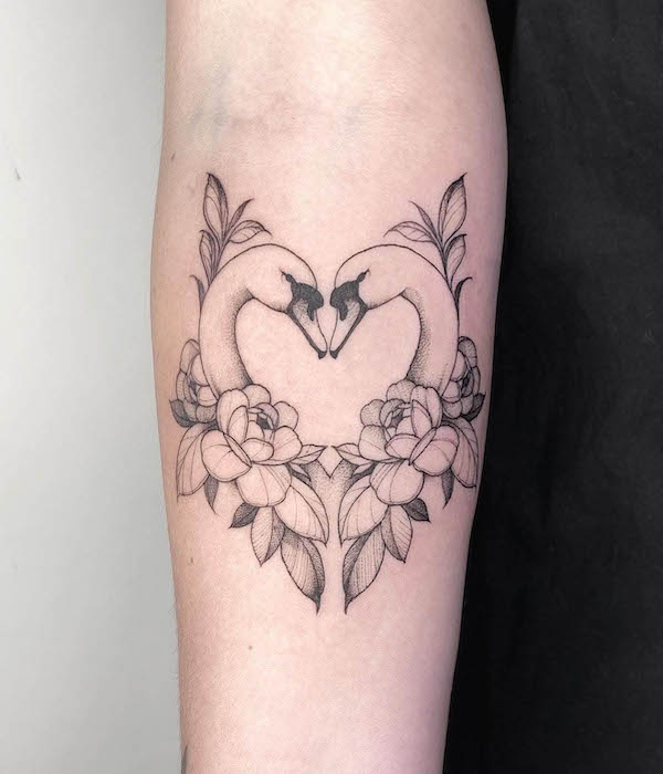 Floral swans by @birdsofparadise.ink